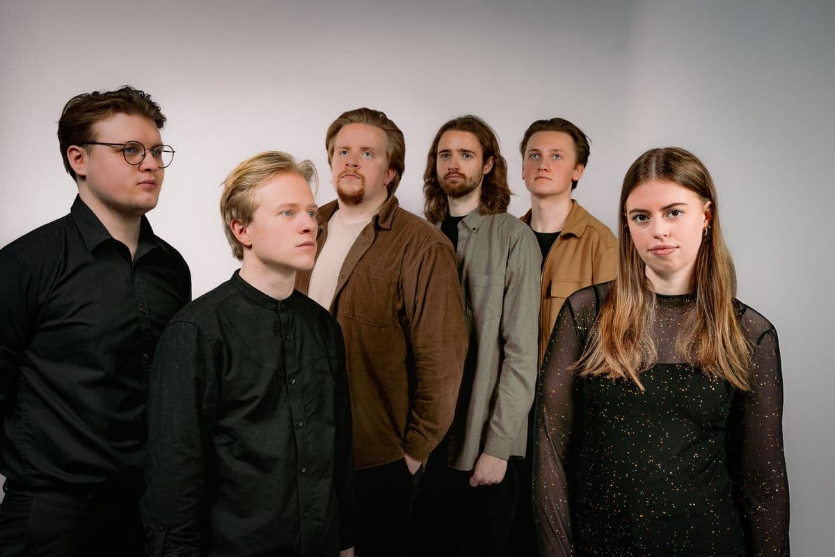 Lina med fullt band